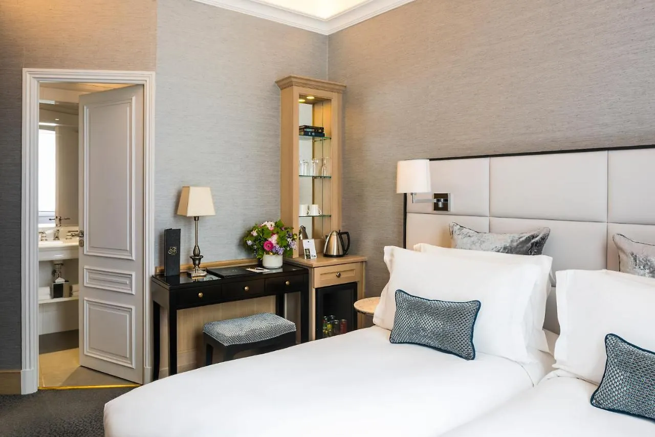 Sofitel Paris Baltimore Tour Eiffel מלון