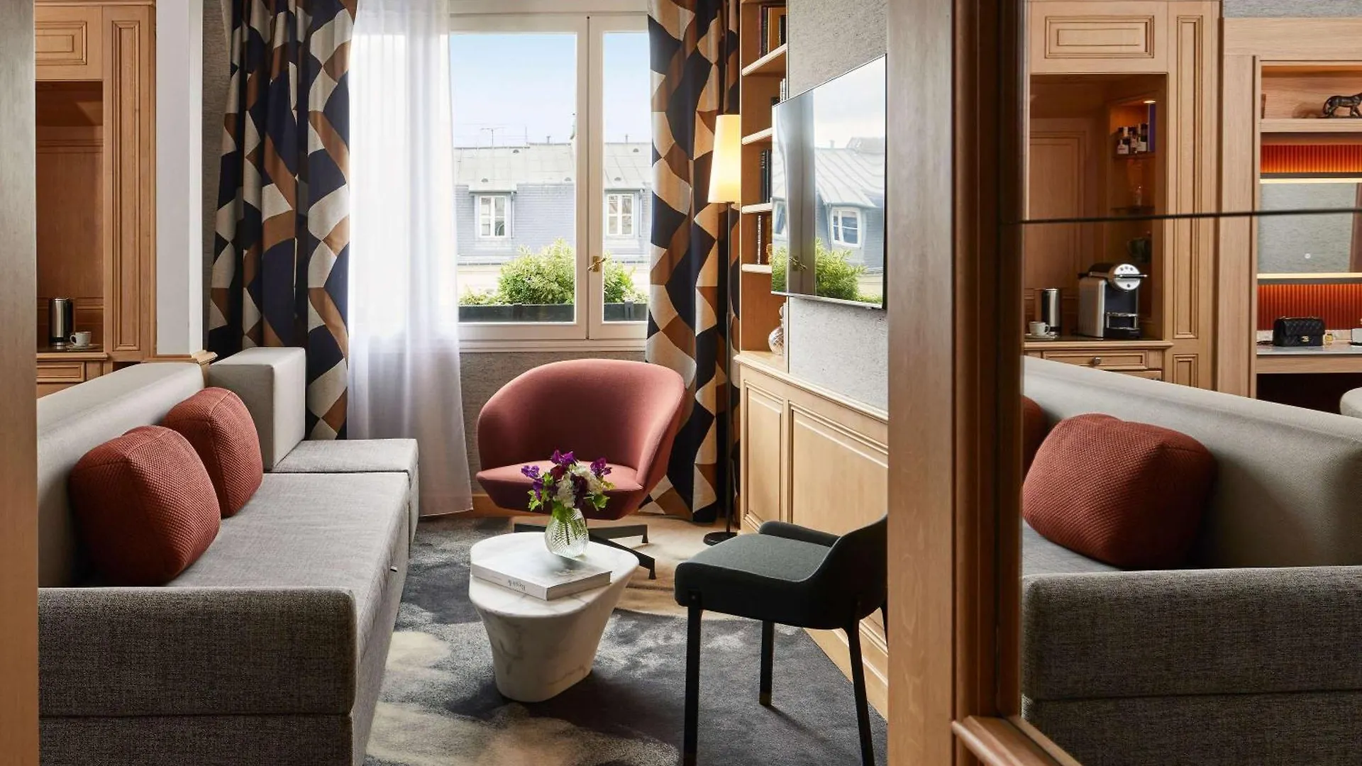 Sofitel Paris Baltimore Tour Eiffel מלון