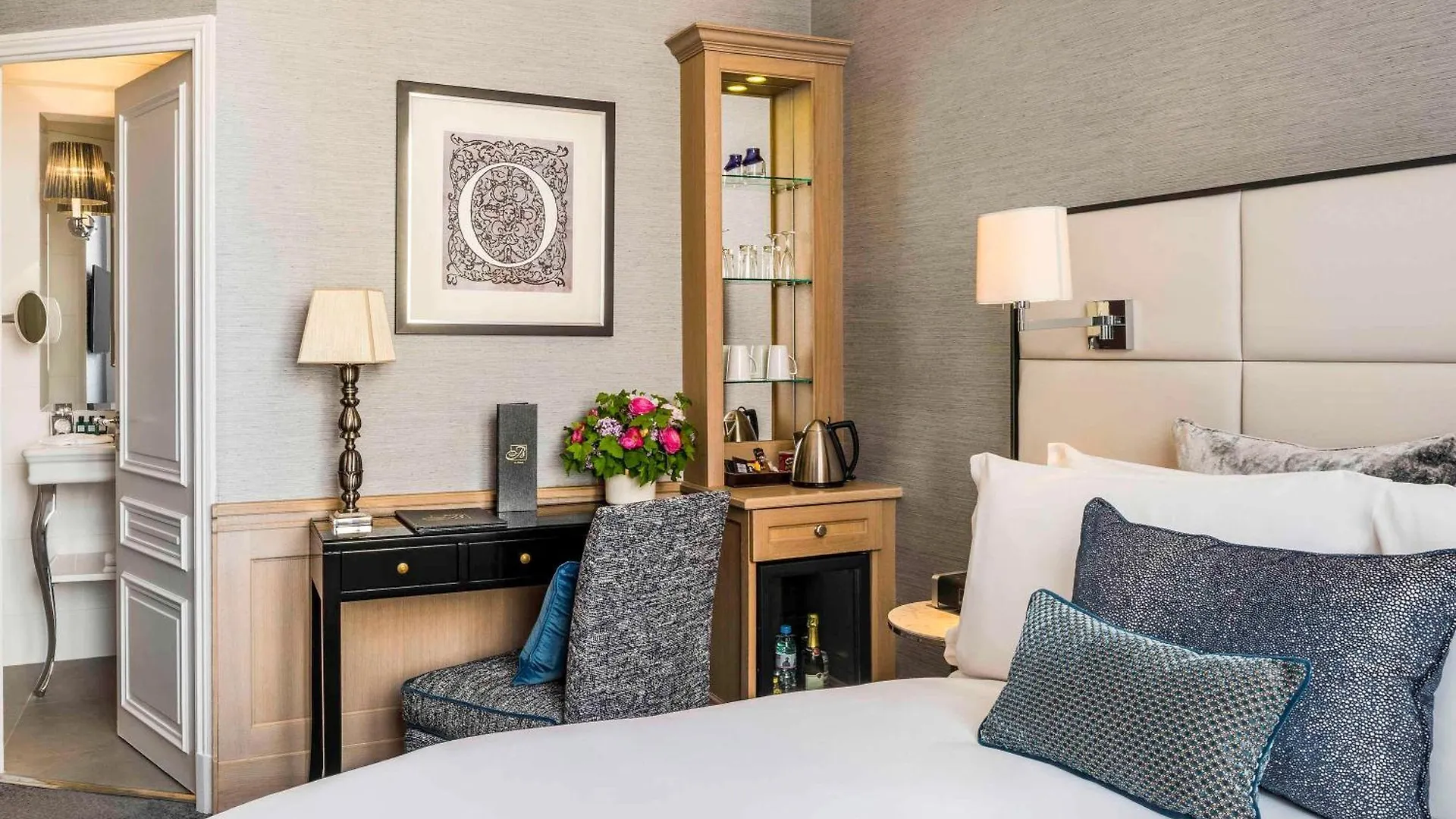 ***** Hotel Sofitel Paris Baltimore Tour Eiffel France